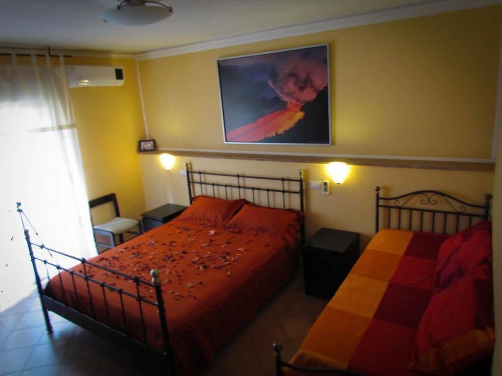 Tano'S Apartamento Giardini Naxos Exterior foto