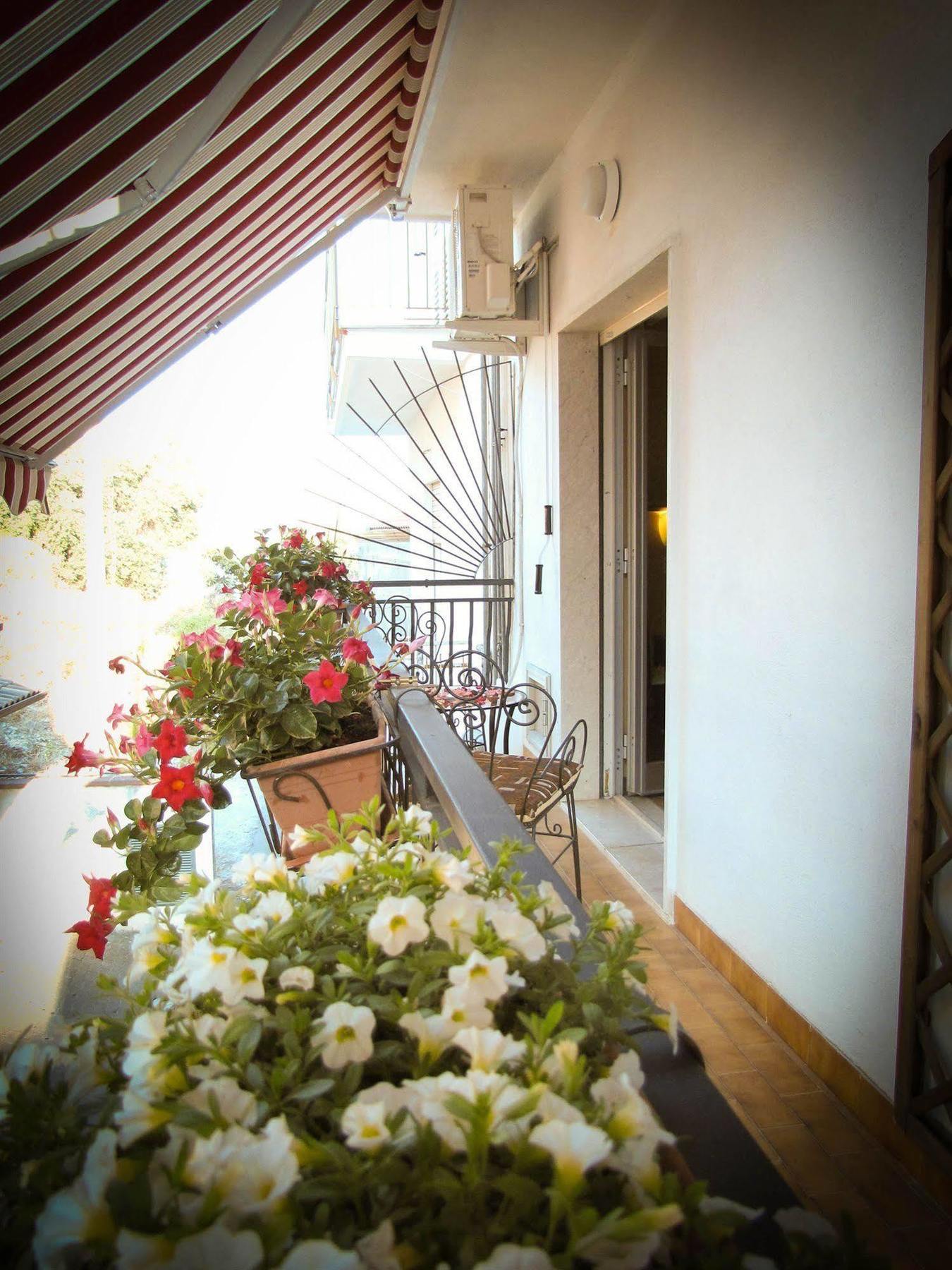 Tano'S Apartamento Giardini Naxos Exterior foto