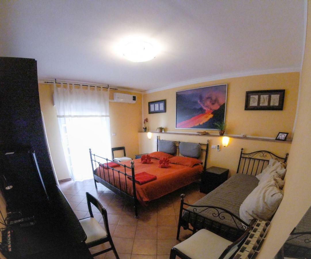 Tano'S Apartamento Giardini Naxos Exterior foto